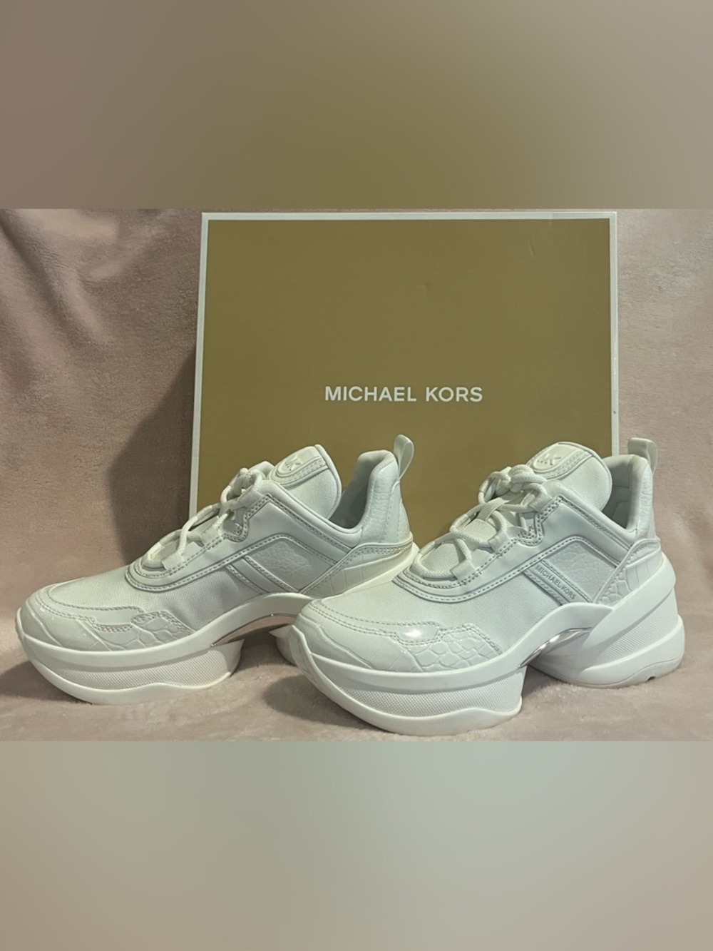 Michael Kors Women’s Olympia Trainer Tech Canvas Shoes size 8 White New in box